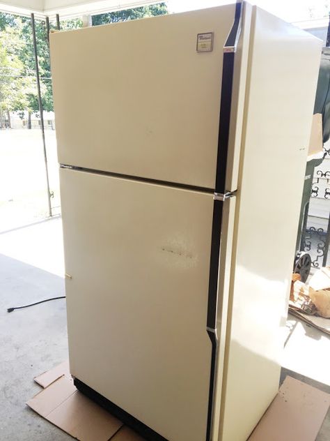 Updating our 70's Fridge with DIY Paint: A How To Guide Fridge Painting Ideas, Paint A Refrigerator Diy, Painting Refrigerator Diy, Painting A Stainless Steel Fridge, Paint A Refrigerator Diy Fridge Makeover, Paint Refrigerator Diy, 70s Fridge, Paint Old Fridge, Bohemia House