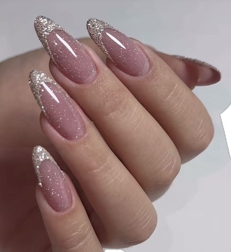 Classy Almond Nails Ideas, Gold Glitter Tips, Almond Nails Ideas, Classy Almond Nails, Paw Nails, Shiny Nails Designs, Glitter Tips, Pink Glitter Nails, Glamour Nails