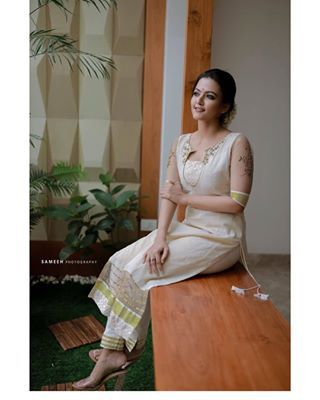 Flattering Kalamkari Dresses from Rekha’s Couture • Keep Me Stylish Onam Outfits Ideas, Kerala Dress, Onam Dress, Onam Outfits, Keep Me Stylish, Cotton Saree Blouse Designs, Churidar Designs, Simple Kurta Designs, Designer Kurti Patterns