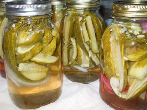 Beth's Favorite Recipes: canning Million Dollar Pickle Recipe, Million Dollar Pickles, Casarole Dishes, How To Make Pickles, Butter Pickles, Pickling Spice, Art Aesthetics, Magic Recipe, Joy Of Cooking