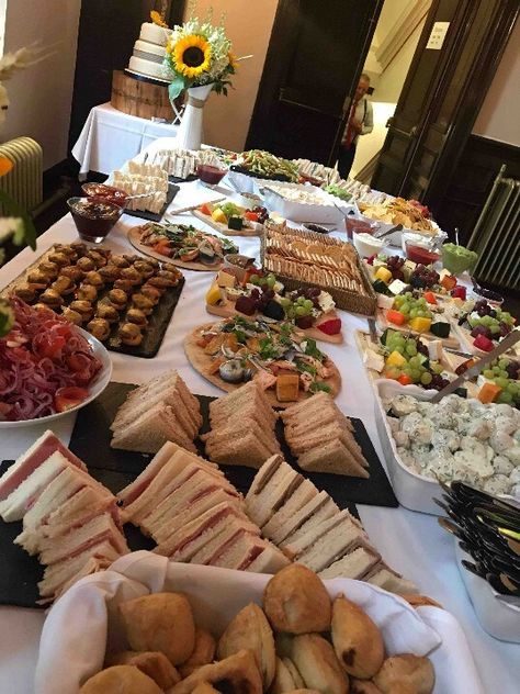 Wedding Buffet Food Ideas, Sandwich Buffet Ideas, Buffet Bar Ideas, Buffet Food Ideas, Wedding Buffet Menu, Sandwich Buffet, Easter Buffet, Wedding Buffet Food, Mini Hot Dogs