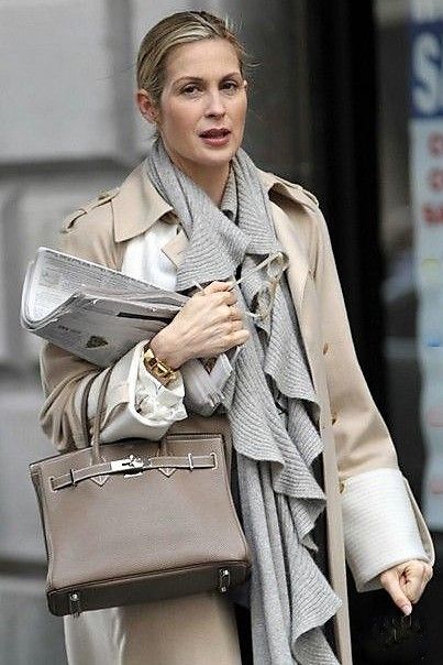 Lilly Van Der Woodsen. Kelly Rutherford Style, Stylish Work Bag, Gossip Girl Episodes, Estilo Gossip Girl, Dan Humphrey, Kelly Rutherford, Gossip Girl Outfits, Gilmore Girl, Best Designer Bags