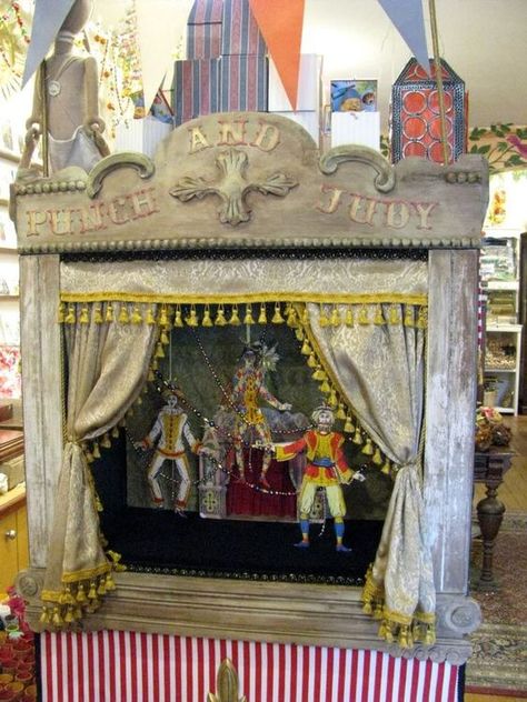 Wooden Puppet Theatre, Paper Theater, Puppet Theaters, Victorian Toys, Tunnel Book, Paper Theatre, Ballet Russe, Puppet Theatre, Toy Theatre