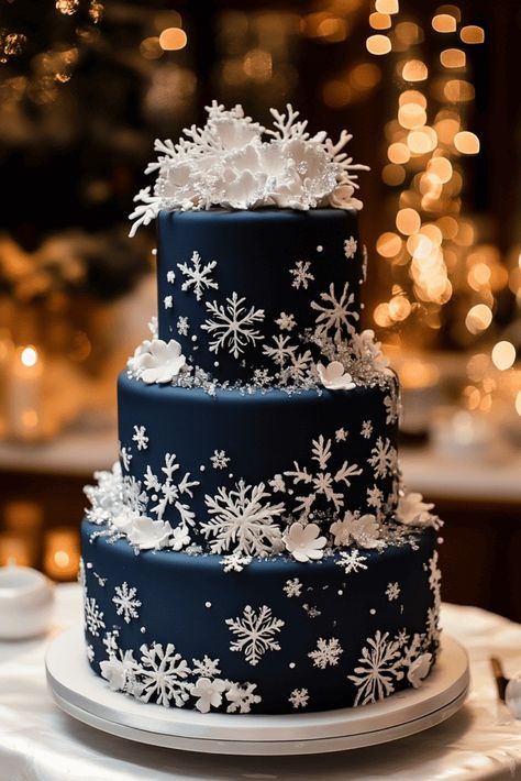 Wedding Cake Stars, Christmas Theme Wedding Cake, Snowflake Cake Ideas, Blue Christmas Wedding, Winter Wedding Cake Ideas, Snowflake Wedding Cake, Winter Wedding Cakes, Silver Winter Wedding, Glamorous Birthday