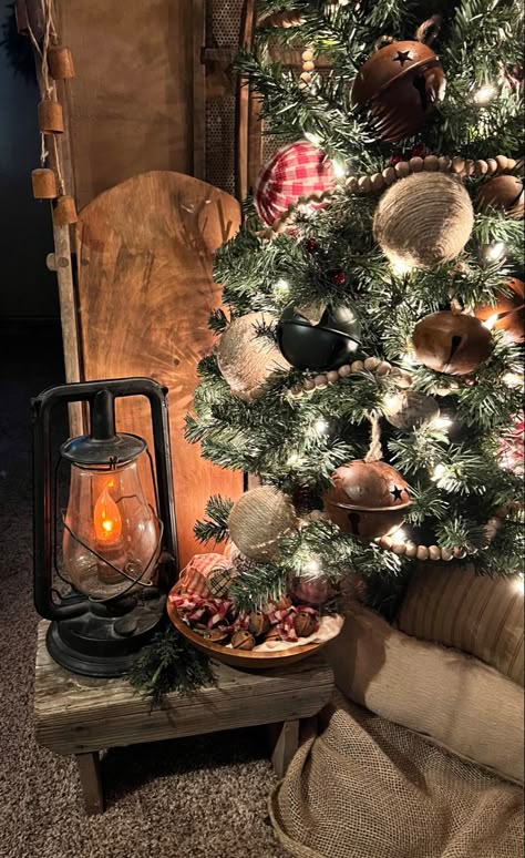 Primitive Holiday Decor, Rustic And Primitive Christmas Trees, Primative Christmas Tree Decorations, Primitive Christmas Staircase, Primitive Christmas Tree Factory Direct Craft, Christmas Tree Container, Primitive Christmas Decorating Ideas, Large Christmas Primative Table Candles, Primitive Tree