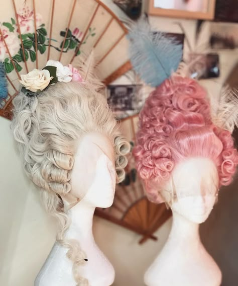 Marie Antoinette Inspired Hair, Mary Antoinette Aesthetic, French Aristocracy Aesthetic, Rococo Makeup, Rococo Party, Rococo Hairstyles, Rococo Hair, Marie Antoinette Hair, Rococo Accessories