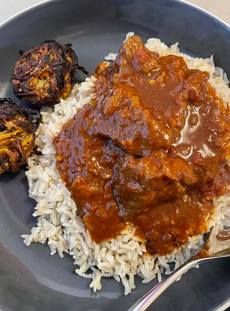 Instant Pot Beef Madras - Pinch Of Nom Beef Madras Recipe, Madras Recipes, Beef Madras, Beef Cutlets, Recipe Instant Pot, Pinch Of Nom, Potted Beef, Cafe Food, Chana Masala