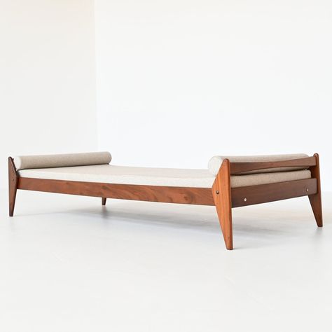 Listed on VNTG.com: Vamo Sonderborg teak daybed, Denmark 1960 | #vntg #vintage Wooden Bed Side Table, Bed Side Table Design, Simple Bed Designs, Wooden Daybed, Platform Bed Designs, Drawing Room Decor, Daybed Design, Colourful Living Room Decor, Wood Daybed