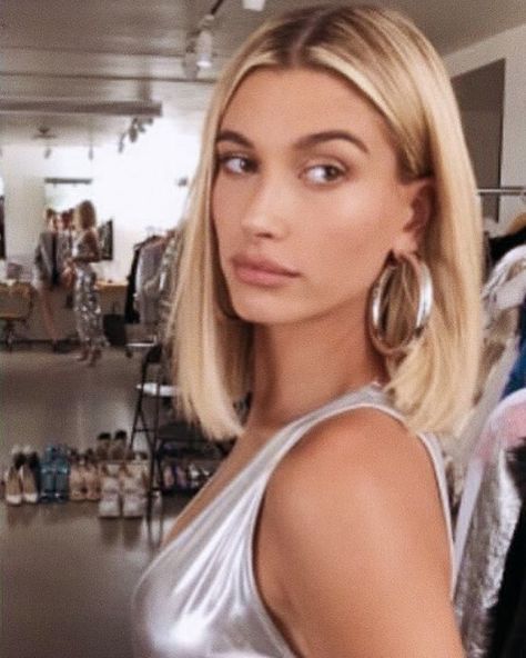 Hailey Baldwin Bob Hair, Blonde Hailey Baldwin, Hailey Baldwin Hair Short, Hailey Bieber Short Hair Styles, Hailey Short Hair, Hailey Baldwin Hairstyle, Hailey Baldwin Blonde, Hailey Baldwin Short Hair, Hailey Bieber Hair Short