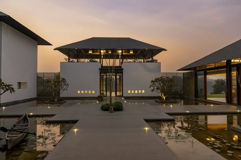 https://www.archdaily.com/1015523/nirmal-van-house-design-work-group/66167711dec8f04e8f4a63bc-nirmal-van-house-design-work-group-photo Resort Reception Design, Tropical Architecture Design, Resort Entrance, Modern Tropical Architecture, Tropical Arch, Villa Hills, Biophilic Architecture, Bali Architecture, Hardscape Ideas