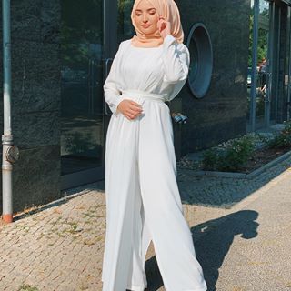 Outfit of yesterday 😇  Jumpsuit - @z_style_damenmode {Anzeige} #ootd #outfit #white Hijabi Jumpsuit, Eid Outfit Ideas, Eid Outfit, Hijabi Style, Outfit White, Muslim Fashion Outfits, Fashion Hijab, Graduation Outfit, Hijabi Fashion