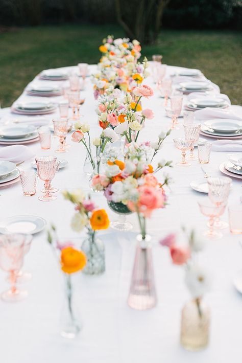 Pastel Wedding Round Table, Wedding Flowers Garden Party, Wedding Spring Table Decor, Bright Flower Centerpieces Wedding, Spring Table Flowers, Types Of Spring Flowers, White Yellow Pink Wedding Decor, Colourful Wedding Table Settings, Pink And Yellow Wedding Theme Table Settings