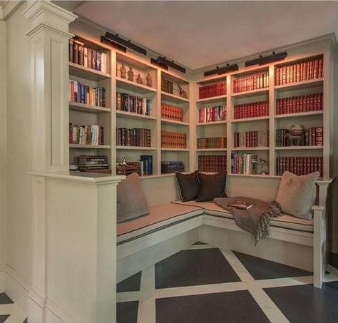 Coin Banquette, Books Decoration, Victorian Library, Home Library Design, Reading Nooks, Vintage Living Room, Home Libraries, In The Corner, Built In Bookcase