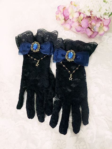 Anting Manik, Gloves Design, Old Fashion Dresses, Elegant Gothic, Hand Accessories, Kawaii Accessories, Kawaii Fashion Outfits, Lace Gloves, Shop Gift