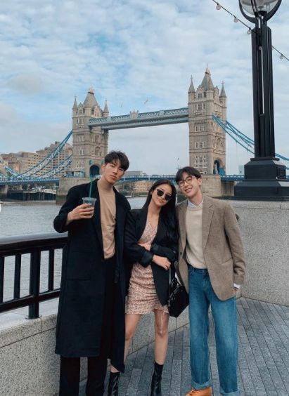 Siblings Goals, Sibling Poses, Sister Pictures, Boy Best Friend Pictures, Korean Best Friends, Best Friend Outfits, Boy Best Friend, Ulzzang Couple, Boy And Girl Best Friends