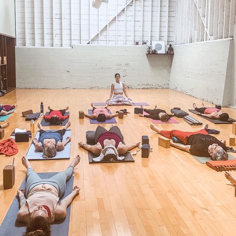 Yoga teacher Sarah Ezrin struggled with whether to teach what students wanted versus what she wanted to teach. Maty Ezraty helped her decide. Gym Teacher, Yoga School, Teaching Yoga, Teaching Style, I Changed, Yoga Classes, Yoga Everyday, Yoga Teacher Training, Morning Yoga