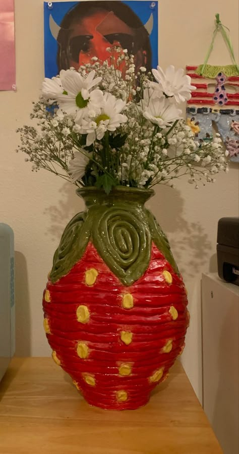 Strawberry vase ceramic inspiration Inspo fruit ceramics Ceramic Coil Vase Ideas, Coil Pots Ideas Design, Ceramics Coil Vase, Ceramic Coil Sculpture, Clay Coil Pots Simple, Coil Pot Inspiration, Cool Vessel Ideas, Ceramic Art Coil, Coil Pinch Pot Ideas