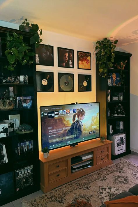 Modern Nerdy Living Room, Nerdy Basement Ideas, Entertainment Center Aesthetic, Movie Decor Living Room, Room Inspo Couple, Lego Display Living Room, Tv Wall Design Room, Bedroom Ideas Tv Area, Corner Tv Setup