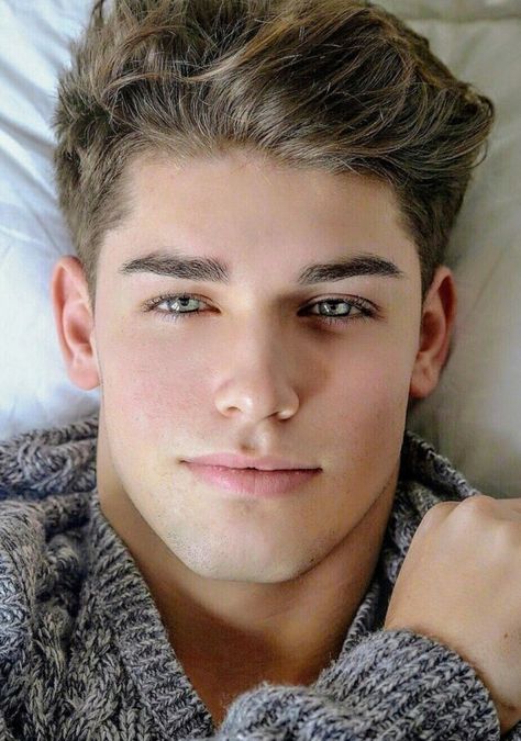 Male Model Face, Bedroom Eyes, Boy Models, Man Photo, Athletic Men, Men Boys, Good Looking Men, Male Face, Instagram Foto