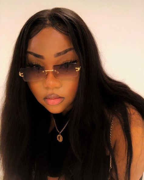 Sunglasses Black Women, Baddie Pfp, Yellow Sunglasses, Tumblr Hair, Fashion Eye Glasses, Stylish Glasses, Model Aesthetic, New Glasses, Braided Hairstyles For Black Women