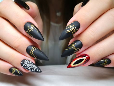 ✨Lord of the Rings nails ✨ . . . . . . . . . . #nails #nailart #gelnails #passioneunghie #passioneunghieofficial #unghie #magicnails… | Instagram Lotr Nails Lord Of The Rings, Lord Of The Rings Nails Art, Skyrim Nail Art, Lord Of The Rings Nails Designs, Once Upon A Time Nails, Cathedral Nail Art, Lord Of The Ring Nails, Nerd Nail Art, Lotr Nail Art