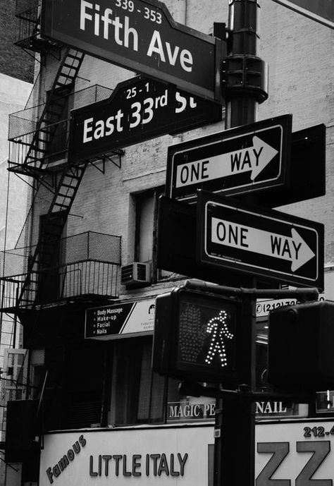 Black And White Photo Wall, New York Black And White, Photography Collage, Black And White City, Black And White Picture Wall, Gray Aesthetic, Black And White Wallpaper, Iphone Wallpaper Vintage, Black And White Posters