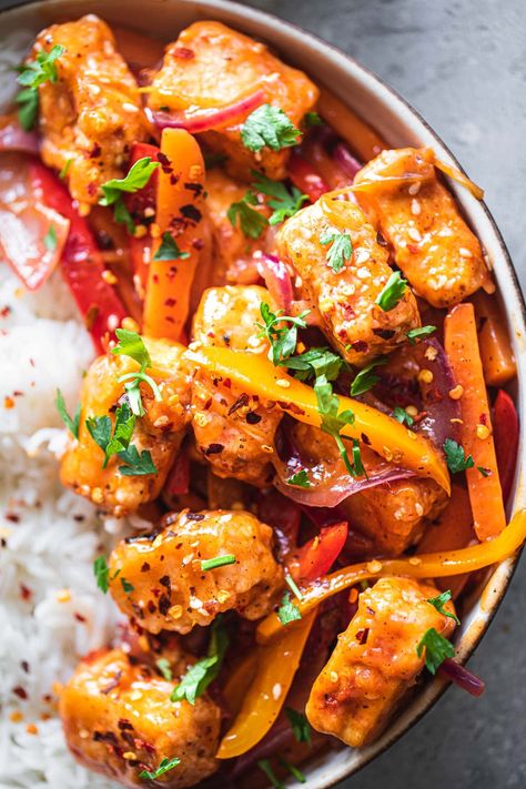 Closeup of sweet and sour tofu in a bowl with rice Simple Plant Based Meals, Vegan Sweet And Sour, Sweet And Sour Tofu, Quick Dessert Ideas, Tvp Recipes, Protein Vegan Meals, High Protein Vegan Meals, Recipes Tofu, Healthy Easy Recipe