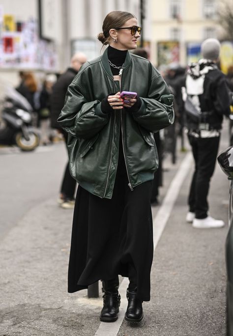 Oversized Jacket Outfit, Oversized Outfits, Ma 1 Jacket, Winter Jacket Outfits, Oversized Leather Jacket, Oversize Outfit, Outfit Vaquero, Outfit Oversize, Jacket Outfit Women