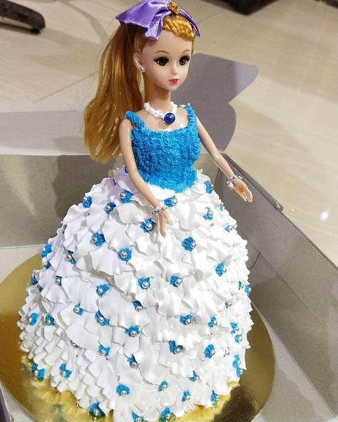 I made this cake with using petals nozzle and small star nozzle. Cake Barbie, Blue Barbie, Barbie Doll Cake, Barbie Doll Cakes, Cake Making, Barbie Cake, Doll Cake, How To Make Cake, Barbie Doll