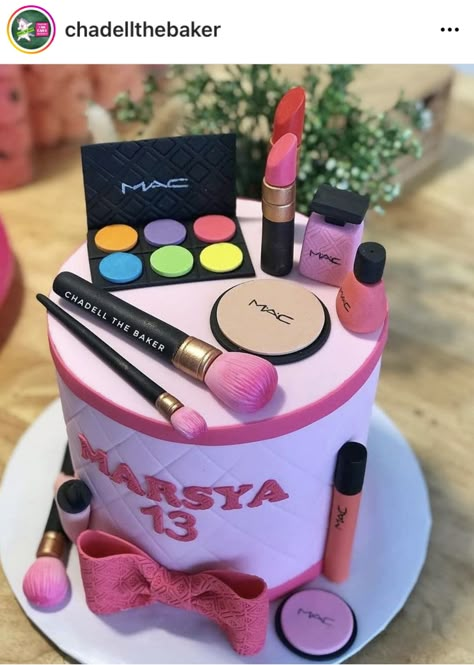 Makeup Fondant Cake, Make Up Birthday Cake Girls Kids, Makeup Cake For Kids, Makeup Cakes Birthday, Girl Birthday Cakes Teenage, Cosmetic Cake Ideas, Makeup Cake Ideas Birthdays, Make Up Cakes Birthdays Girly, Makeup Cake Ideas