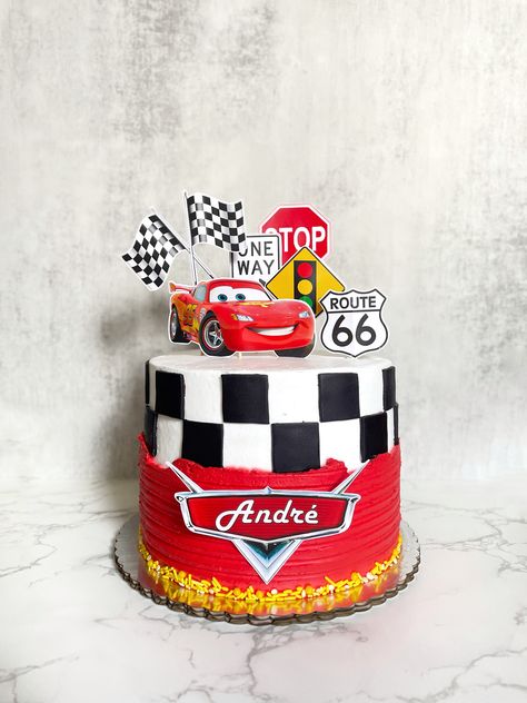 Red Car Birthday Cake, Lightning Mcqueen Birthday Cake Ideas, Racetrack Birthday Cake, Disney Cars Birthday Cake Buttercream, Disney Car Centerpieces Ideas, Cars 3rd Birthday Cake, Lightning Mcqueen Smash Cake, Cars Birthday Cake Ideas, Lightning Mcqueen Cake Ideas