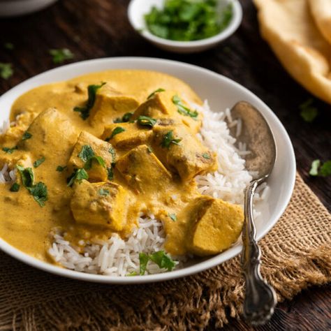 Cashew Chicken Curry Recipe - The Wanderlust Kitchen Indian Chicken Curry, Homemade Naan, Cashew Chicken Recipe, Homemade Naan Bread, Cashew Sauce, Chicken Curry Recipe, Full Fat Yogurt, Indian Chicken, Cashew Chicken