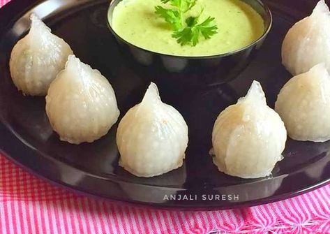 Sabudana Momos Recipe by Anjali Suresh - Cookpad India Momos Recipe, Fasting Recipes, Fair Food, Coriander Leaves, Green Chilli, Clarified Butter, Fair Food Recipes, Ghee, Dumplings