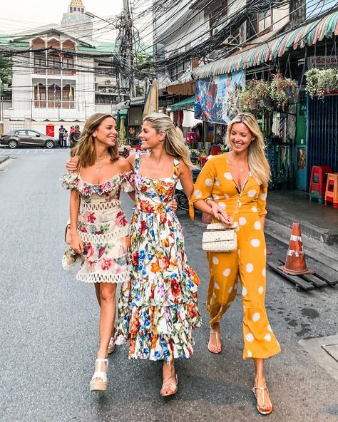 Lala Trussardi Rudge on Instagram: “When in Thailand....” Bangkok Outfit, Thailand Outfit, Bangkok Fashion, Bff Goals, Photo Op, Friends Fashion, All About Fashion, Summer Wear, Holiday Outfits