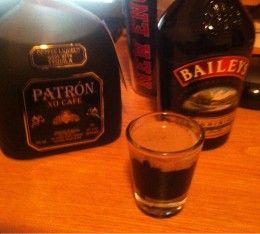 Baby Guinness Shot = Patron XO and Bailey's. Tastes like a coffee drink! I have died and gone to heaven! These are two of my favorite drinks in the world!!! Baby Guinness, Patron Xo Cafe, Cocktail Shots, Tequila Drinks, Shot Recipes, Tequila Cocktails, Drink Specials, Alcohol Recipes, Ketchup Bottle