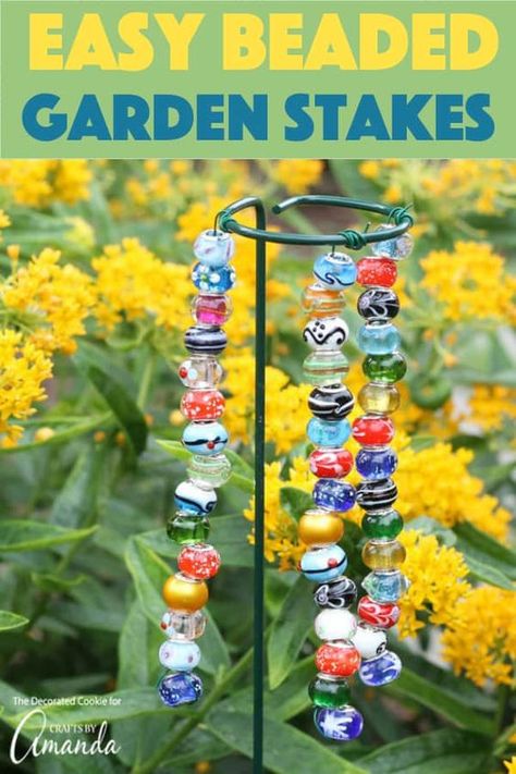 Beaded Garden Stakes, Garden Wands, Dirt Therapy, Garden Crafts For Kids, Tattoo Plant, Wire Ideas, Kids Garden, Decorative Garden Stakes, Diy Wind Chimes