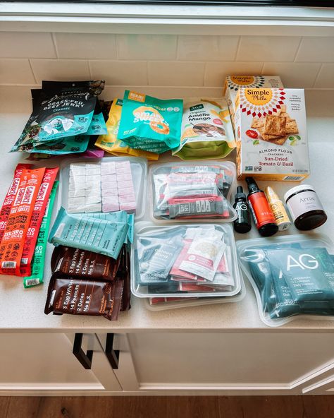 My Travel Snacks & Supplements - Rachael's Good Eats Airport Snacks Travel, High Protein Travel Snacks, Airplane Snacks For Adults, Healthy Plane Snacks, Travel Snacks Airplane, Healthy Airplane Snacks, Tsa Approved Snacks, Road Trip Snacks For Adults, Airport Snacks