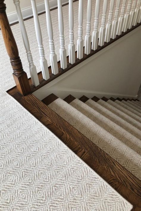 Wood Floor Stairs, Stairway Carpet, Arch Digest, Foyer Flooring, Stairs In Living Room, Stairs Makeover, Cat Island, Staircase Wall, Staircase Makeover