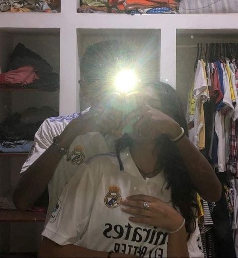 Cute Couples Football, Cute Soccer Couples, Football Motivation, Soccer Couples, Real Madrid Shirt, Football Couples, Real Madrid Wallpapers, My Kind Of Love, Shadow Pictures