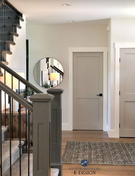 BM Revere Pewter Door/ Edgecomb Gray lightened 50 % walls/SW Urbane Bronze staircase rails and posts Paint Doors White, Revere Pewter Paint, Interior Door Colors, Grey Interior Doors, Pewter Paint, Bee Kitchen, Pintu Interior, Edgecomb Gray, Interior Door Styles