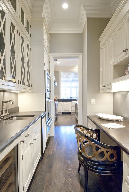 butler's pantry combined with desk space Kitchen Butlers Pantry, Butler’s Pantry, Narrow Kitchen, Butlers Pantry, Home Luxury, Butler Pantry, Kitchen Farmhouse, Butler's Pantry, Pantry Design