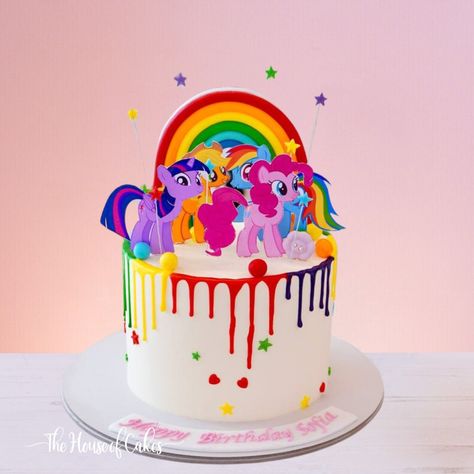 الحياة أجمل مع منتجاتنا من الكيك الرائع! Life is more beautiful with our wonderful cakes! 💗💟🎂Brighten up your party with our Rainbow Unicorn Drip Cake! This colorful creation features a vibrant rainbow and whimsical unicorn decorations. 🌈🦄🍥 Make your order online and enjoy the variety of tastes and looks. 📲Call or WhatsApp +971-526699670 #thehouseofcakesdubai #bestcakesindubai #cakesindubai #cakeloverindubai #cakedesignindubai #cakeshopindubai #dubaicakes #mydubaicakes #uaecakes #dubaifo... Unicorn Drip Cake, Unicorn Decorations, Drip Cake, Cake Lover, Drip Cakes, Rainbow Cake, Cake Shop, Rainbow Unicorn, Fondant