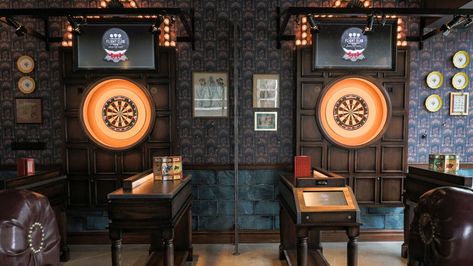 Could 'social darts' be the next big thing? Check out our overview of a new chain of darts establishments called Flight Club to learn more. American Sports Bar, Gamer Room Design, Sport Bar Design, Game Room Lighting, Arcade Bar, Gaming Rooms, Game Cafe, Hangout Room, Setup Gaming