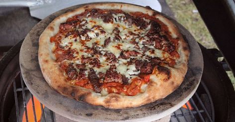 Big Green Egg Pizza, Green Egg Pizza, Oven Baked Pizza, Green Egg Bbq, Egg Bbq, Thick Crust Pizza, Big Green Egg Grill, Green Egg Grill, Egg Pizza