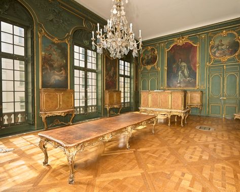 Baroque House, French Decorating Ideas, Old Money Home, Heritage Building, Castles Interior, French Style Furniture, Minecraft House Designs, National Library, Classic Interiors