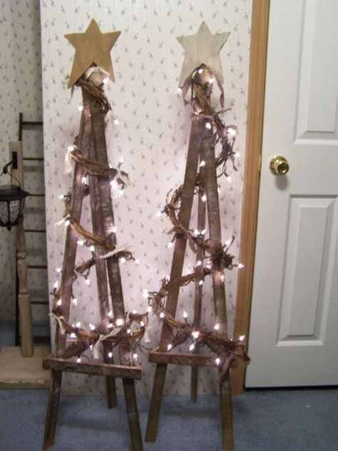 Lathe Christmas Trees, Wood Lath Projects, Lath Board Projects, Lath Crafts, Lath Projects, Porch Banister, Wooden Christmas Trees Diy, Stick Projects, Rustic Wood Crafts