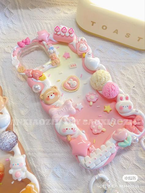 Kirby Decoden Phone Case, Cute Decoden Phone Case, Deco Cream Phone Case, Custom Phone Cases Ideas, Diy Crafts Pencil Case, Diy Resin Phone Case, Decoden Case, Diy Phone Case Design, Cream Glue