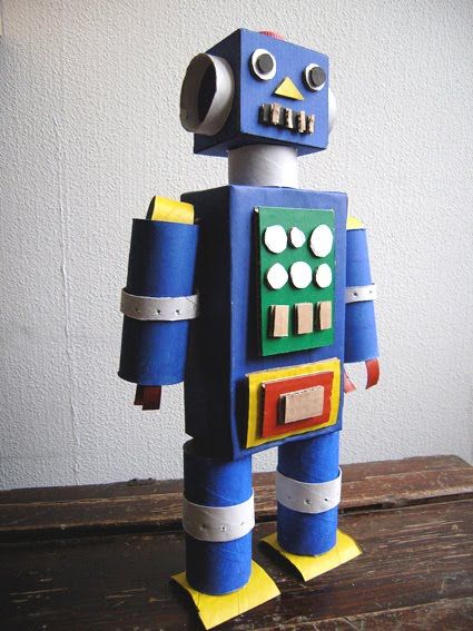 Recycled Robots, Cardboard Robot, Robot Craft, Recycled Robot, Recycled Crafts Kids, Toy Robot, Diy Robot, Paper Roll Crafts, Recycled Cardboard