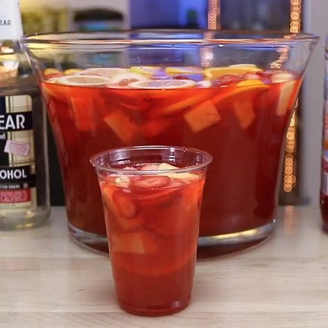 Easy Jungle Juice Recipe Cheap, Everclear Punch, Trash Can Punch Recipe, Hunch Punch Recipe, Everclear Drinks, Hunch Punch, Trash Can Punch, Birthday Punch, Strawberry Cocktail Recipe