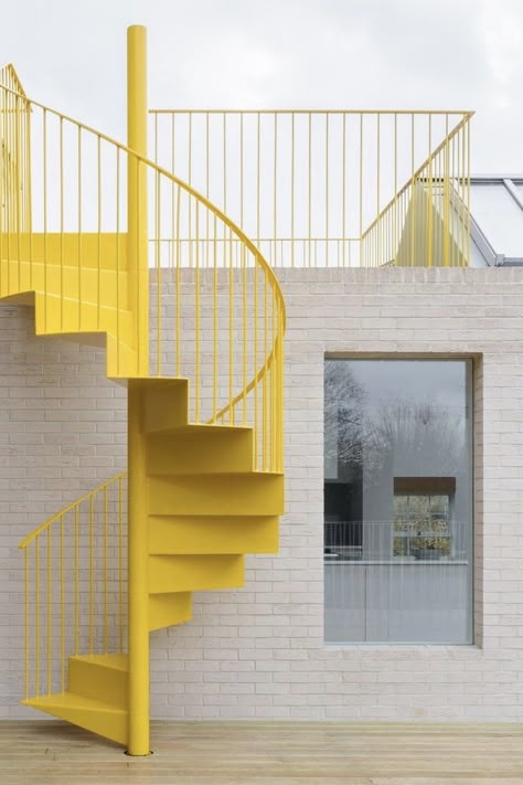 Yellow Staircase, Rooftop Apartment, Exterior Stairs, Stairs Architecture, Spiral Stairs, Brick Facade, London Apartment, Spiral Staircase, Stair Railing